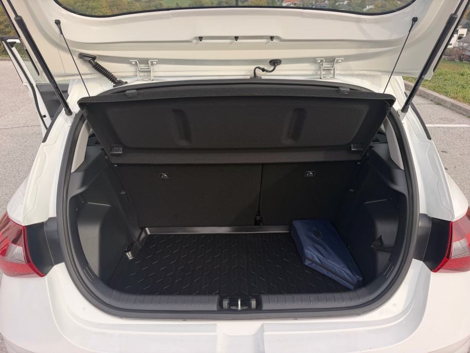 Hyundai i20 1,2, fotografija 11