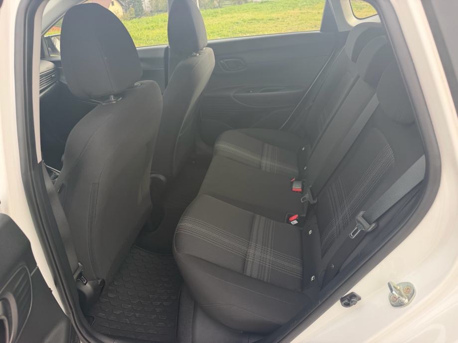Hyundai i20 1,2, fotografija 10