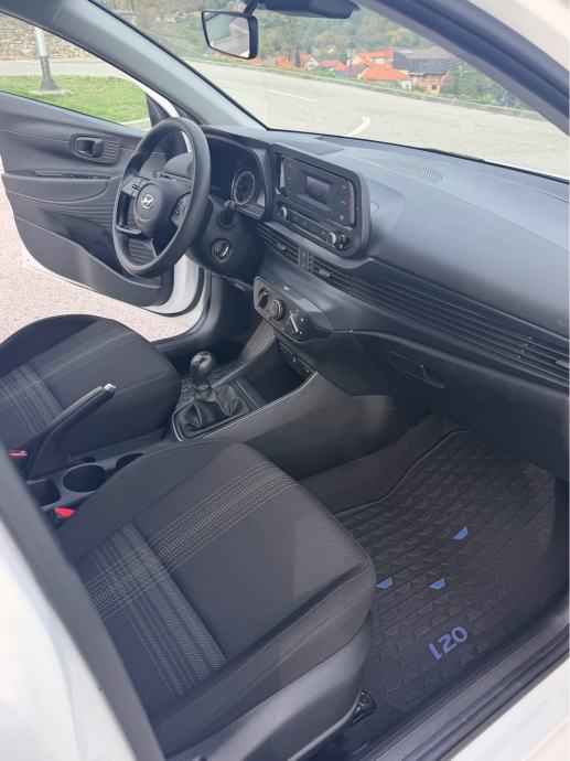 Hyundai i20 1,2, fotografija 7