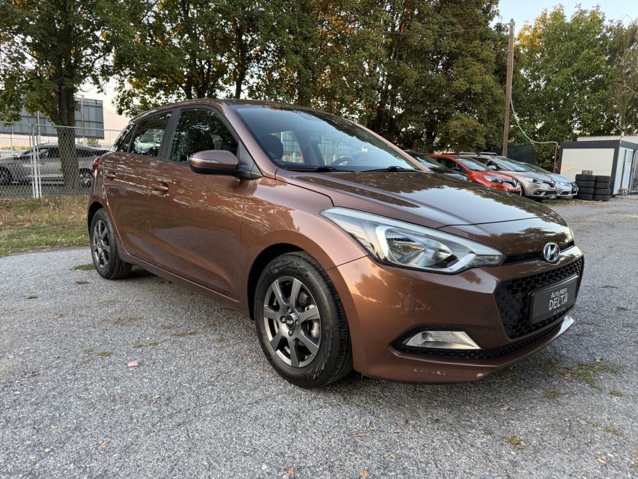 Hyundai i20 1,25-PRVI VLASNIK-86 000 km, fotografija 7