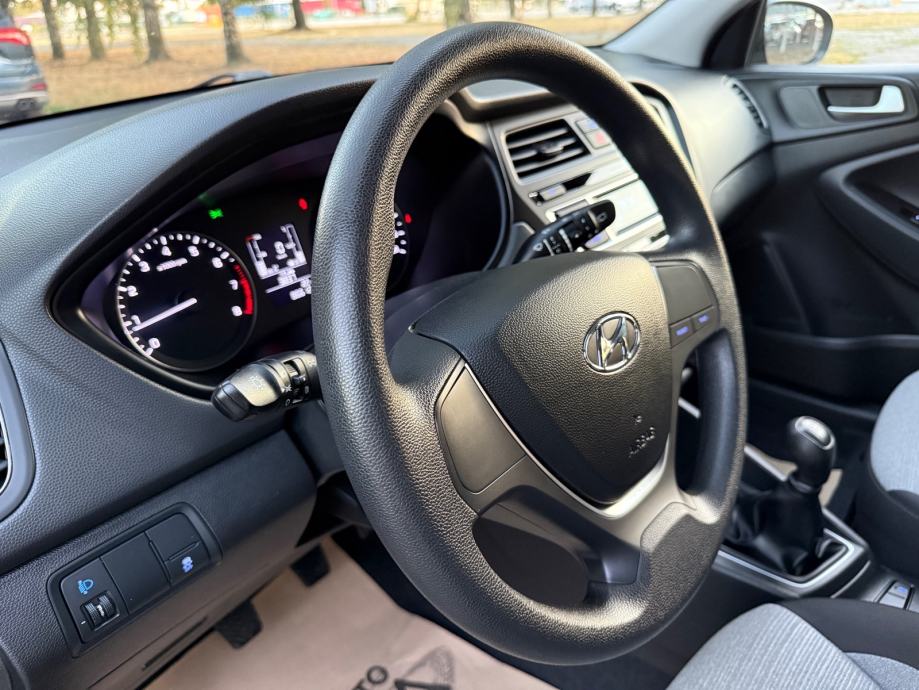 Hyundai i20 1,25-PRVI VLASNIK-86 000 km, fotografija 12