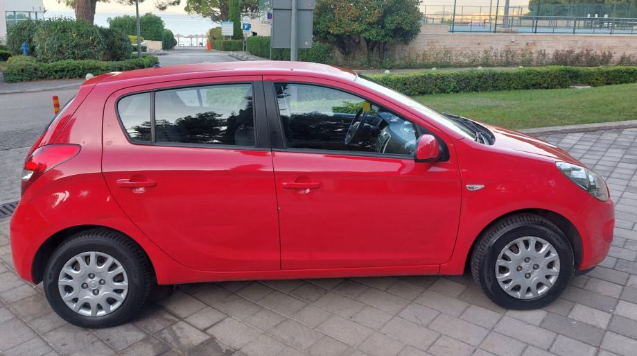 Hyundai i20 1,4 CRDi-- DIZEL-, fotografija 7