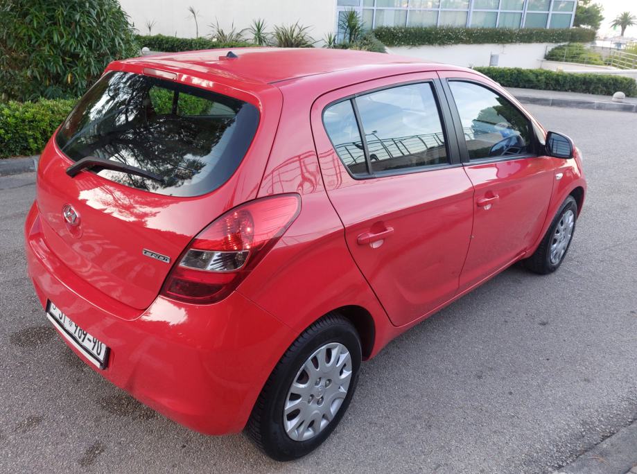 Hyundai i20 1,4 CRDi-- DIZEL-, fotografija 4