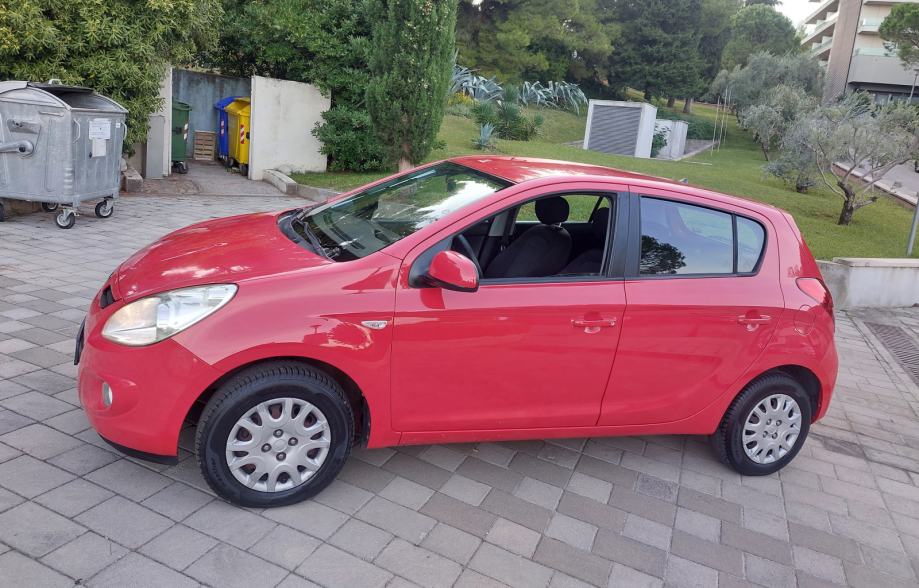 Hyundai i20 1,4 CRDi-- DIZEL-, fotografija 6