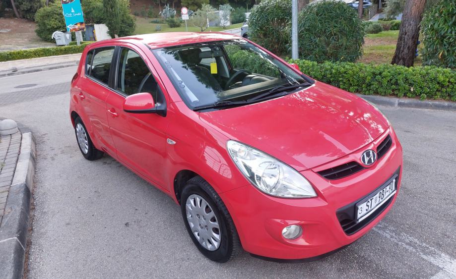 Hyundai i20 1,4 CRDi-- DIZEL-, fotografija 3