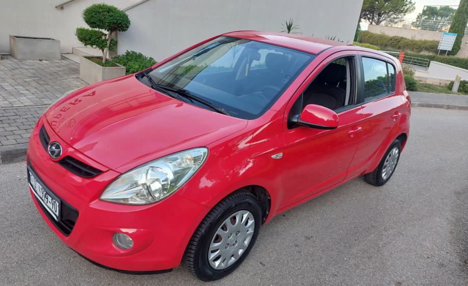 Hyundai i20 1,4 CRDi-- DIZEL-, fotografija 10