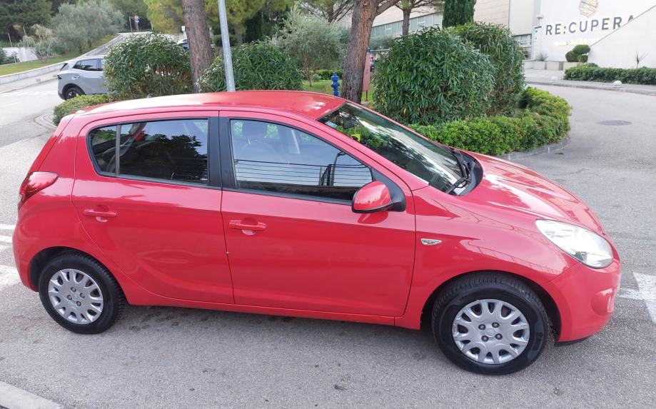 Hyundai i20 1,4 CRDi-- DIZEL-, fotografija 11
