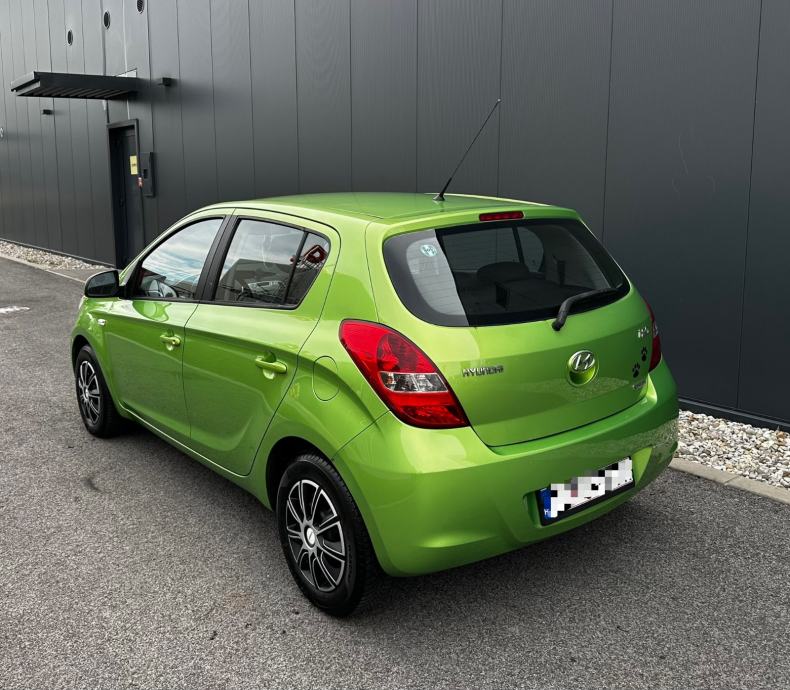 Hyundai i20 1,4 CRDi*Klima*Nove gume*Super stanje*, fotografija 4