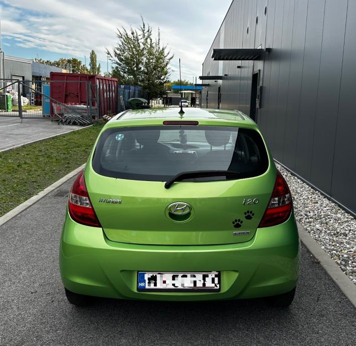Hyundai i20 1,4 CRDi*Klima*Nove gume*Super stanje*, fotografija 6