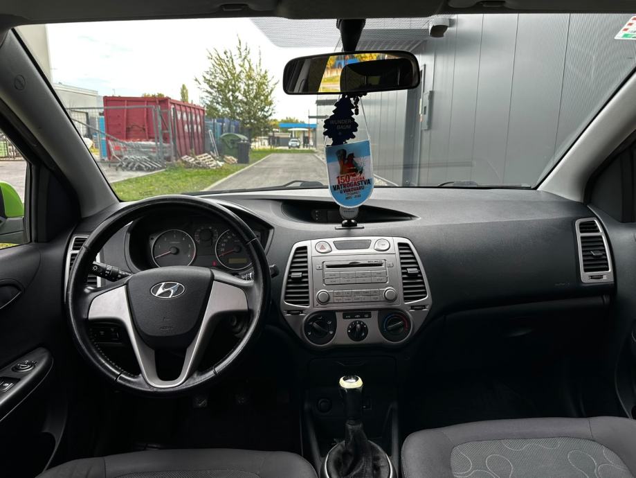 Hyundai i20 1,4 CRDi*Klima*Nove gume*Super stanje*, fotografija 12