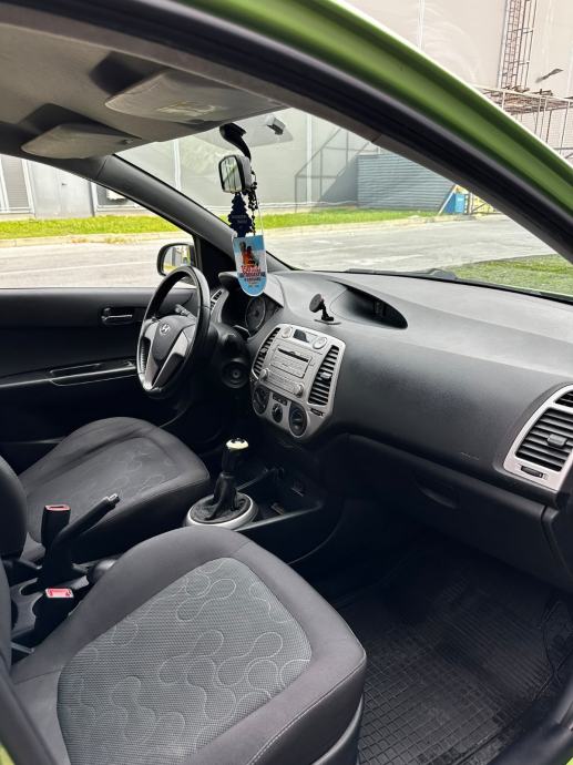Hyundai i20 1,4 CRDi*Klima*Nove gume*Super stanje*, fotografija 11