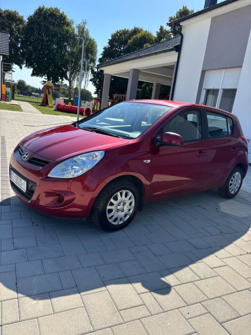 Hyundai i20 benzin - prvi vlasnik, fotografija 5
