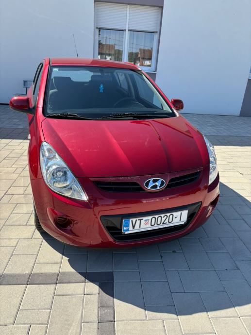 Hyundai i20 benzin - prvi vlasnik, fotografija 4