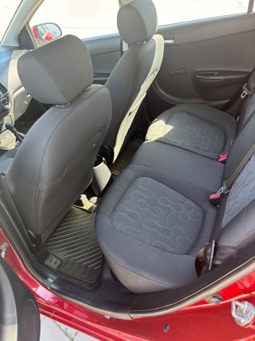 Hyundai i20 benzin - prvi vlasnik, fotografija 9