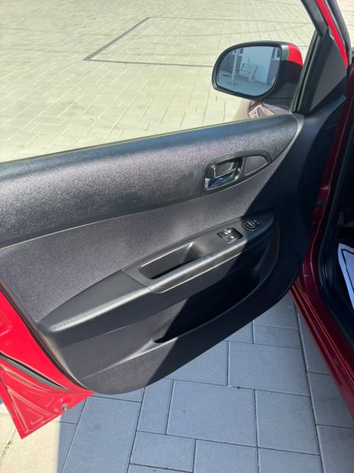 Hyundai i20 benzin - prvi vlasnik, fotografija 7