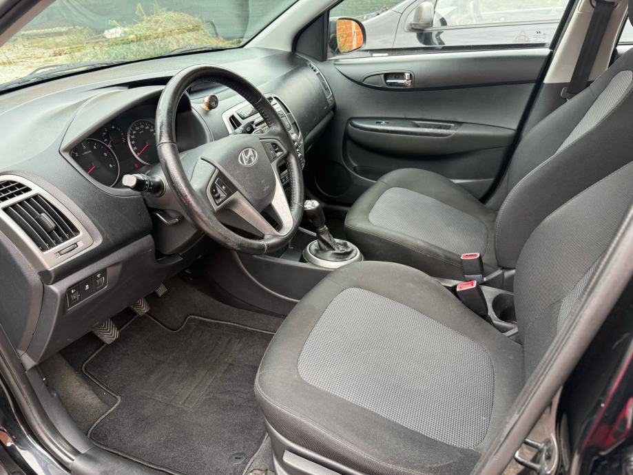 Hyundai i20, fotografija 7