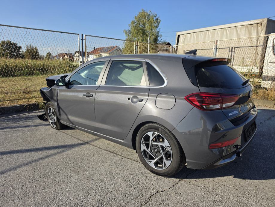 Hyundai i30 1,0 T-GDI automatik*KARAMBOL*, fotografija 2