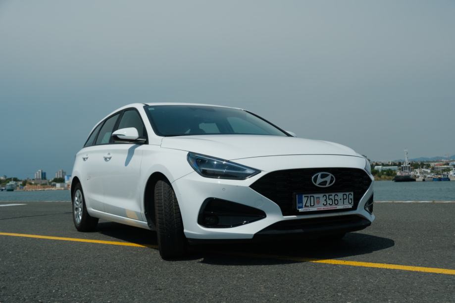 Hyundai i30 1,0 T-GDI, fotografija 2