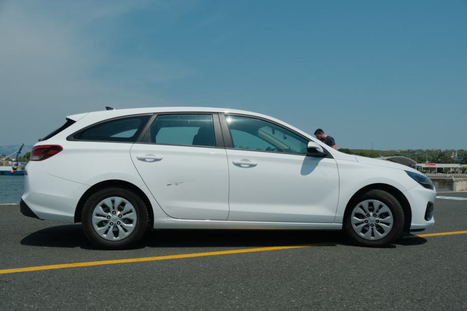Hyundai i30 1,0 T-GDI, fotografija 5