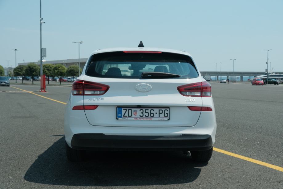 Hyundai i30 1,0 T-GDI, fotografija 7