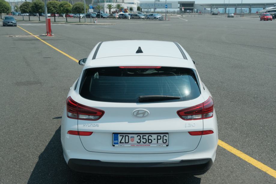 Hyundai i30 1,0 T-GDI, fotografija 8