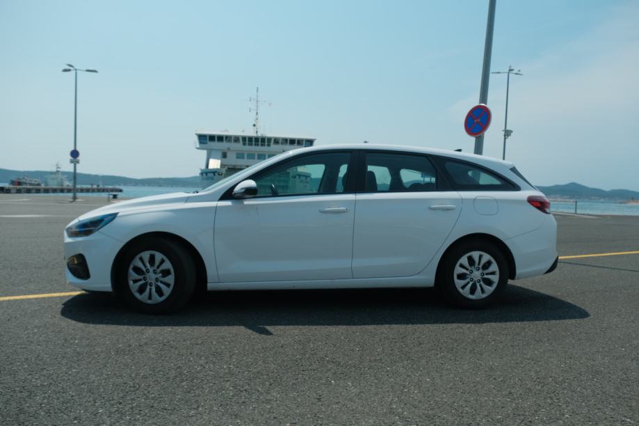 Hyundai i30 1,0 T-GDI, fotografija 11