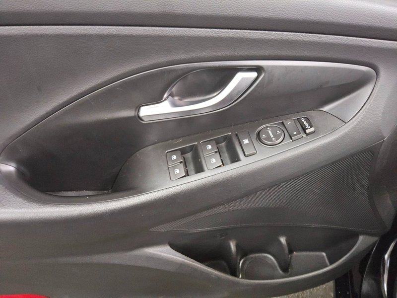 Hyundai i30 1.0 T-GDI Trend automatik • bežično punjenje • automatska, fotografija 9