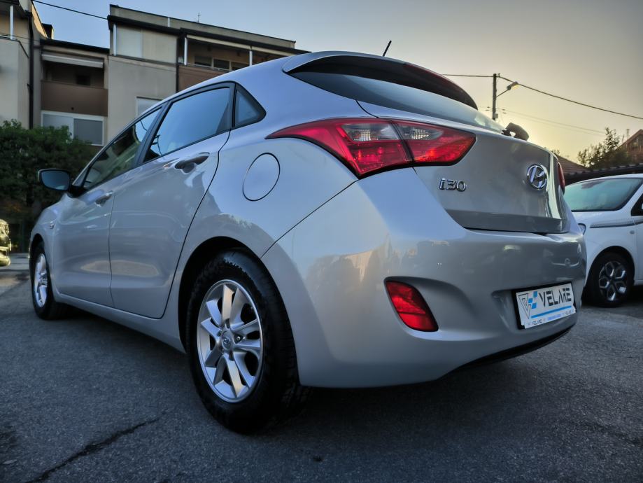 Hyundai i30 1,4 100ks, SERVISNA, JAMSTVO, REG. 06/27, NIJE UVOZ, fotografija 6