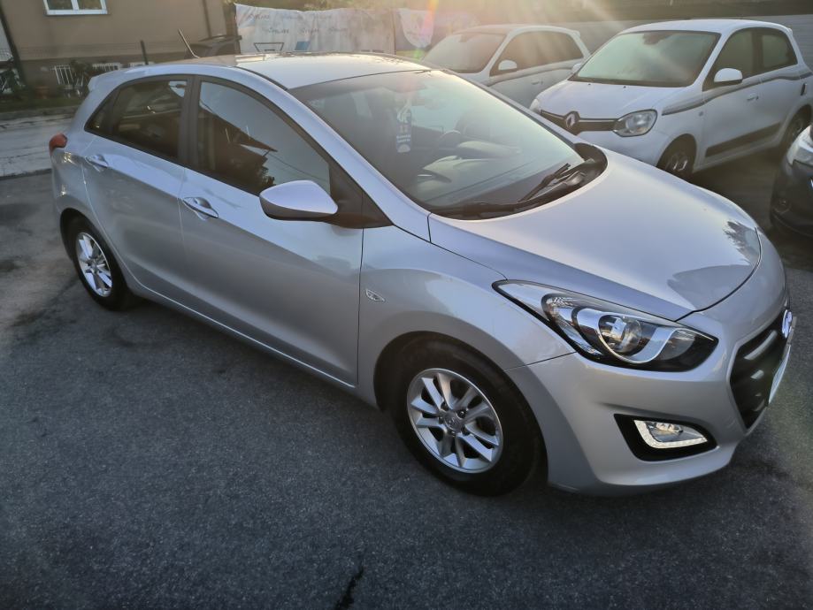 Hyundai i30 1,4 100ks, SERVISNA, JAMSTVO, REG. 06/27, NIJE UVOZ, fotografija 2