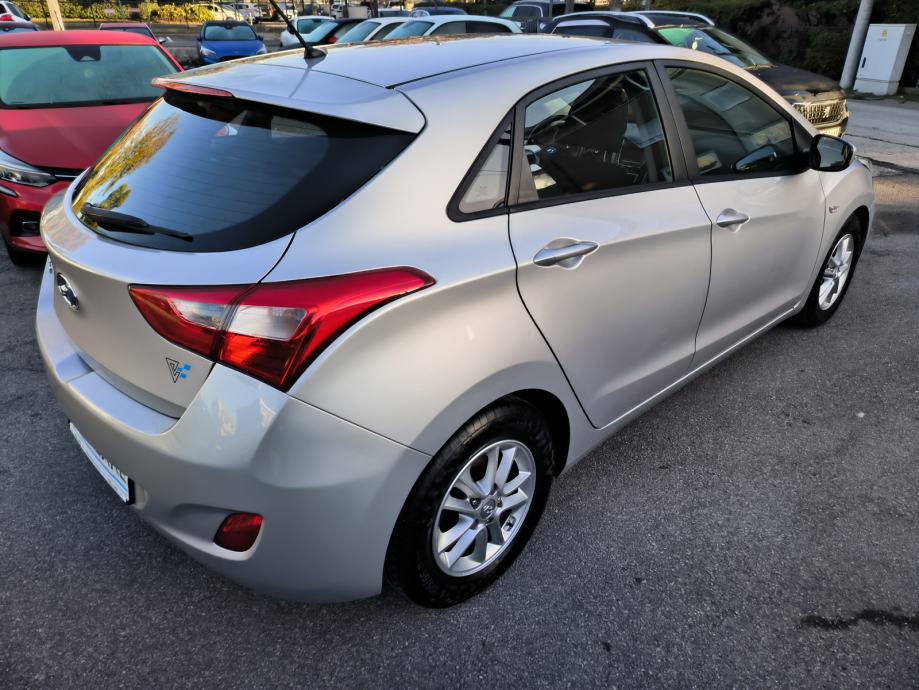 Hyundai i30 1,4 100ks, SERVISNA, JAMSTVO, REG. 06/27, NIJE UVOZ, fotografija 10