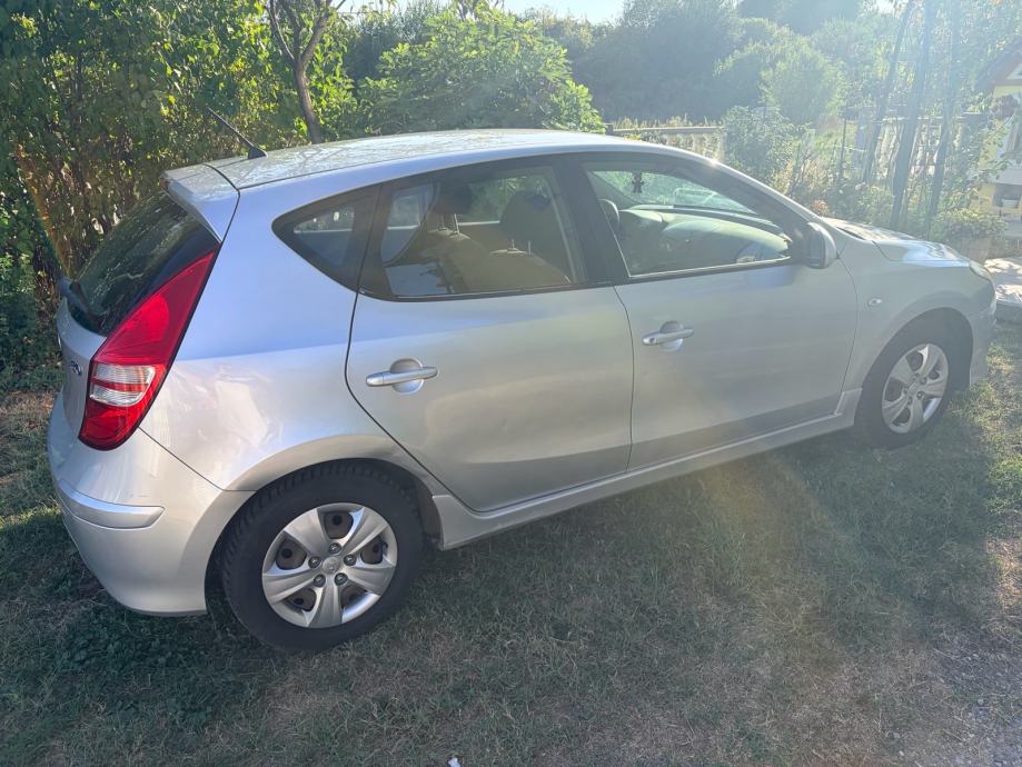 Hyundai i30 1,4 16V, fotografija 3