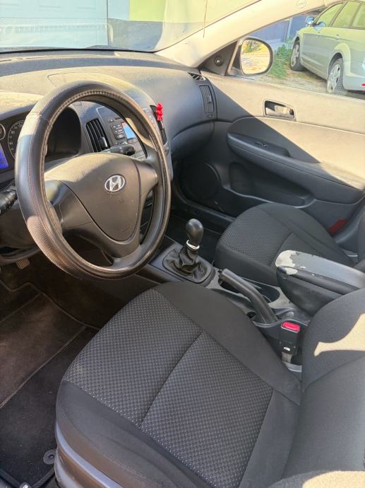 Hyundai i30 1,4 16V, fotografija 8