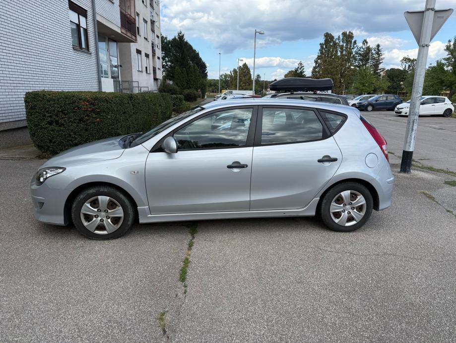 Hyundai i30 1,4 16V, fotografija 9
