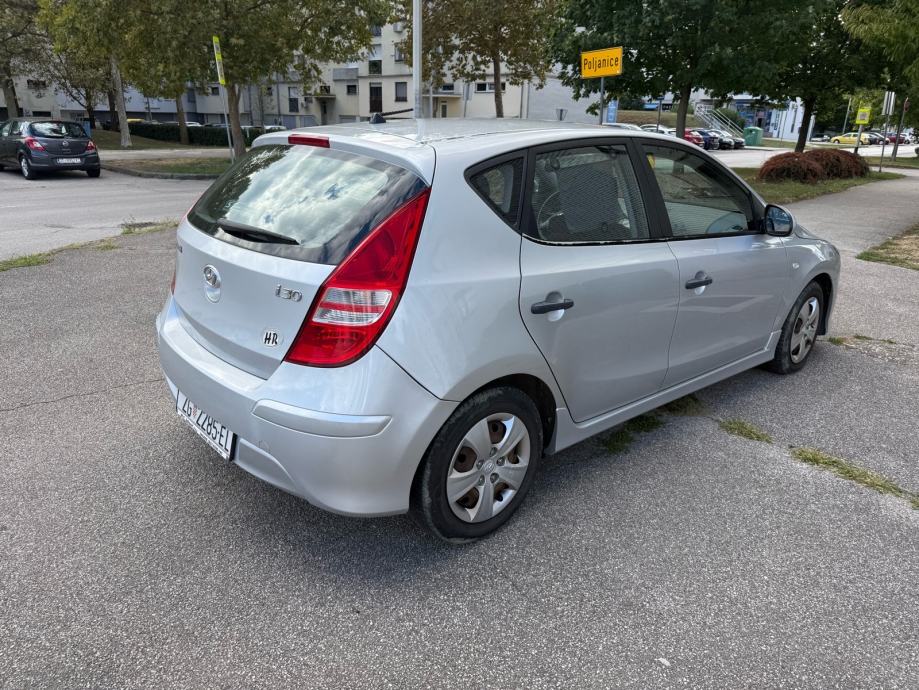 Hyundai i30 1,4 16V, fotografija 8