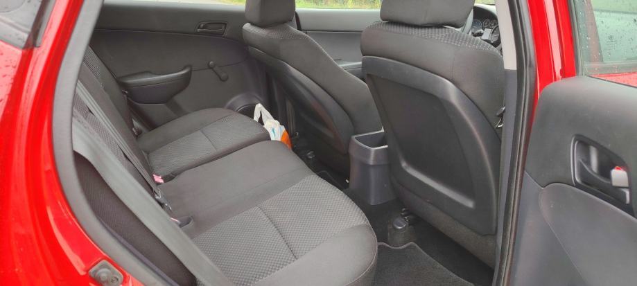 Hyundai i30 1,4 16V, fotografija 11
