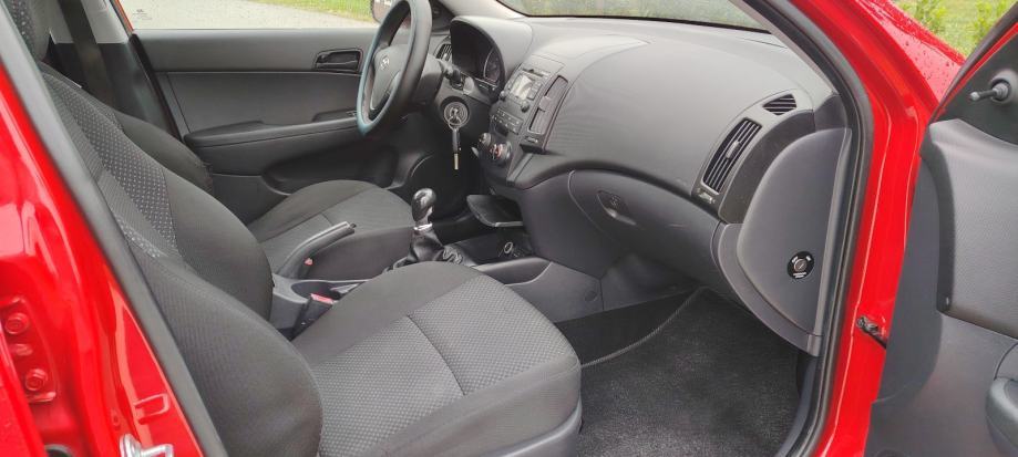 Hyundai i30 1,4 16V, fotografija 13