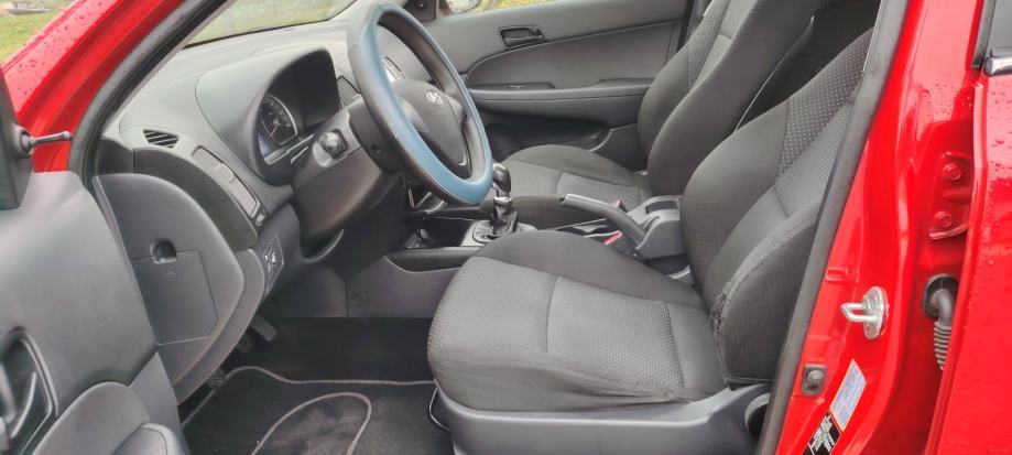 Hyundai i30 1,4 16V, fotografija 9