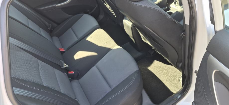 Hyundai i30 1,4 CRDi//Model 2013❗️Samo 168tkm//Max oprema//, fotografija 14