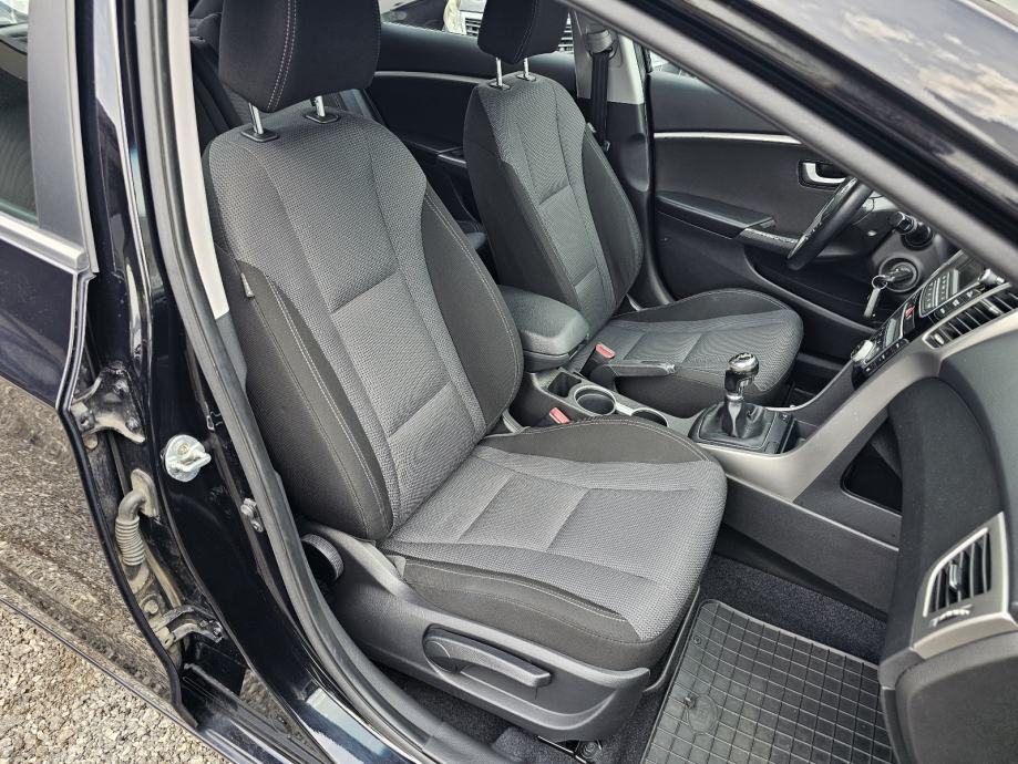 *HYUNDAI*I30*1.4*CRDI*PREMIUM*LED*NAVI*ALU*FUL*TOP*STANJE*SERVISNA*ZG*, fotografija 16