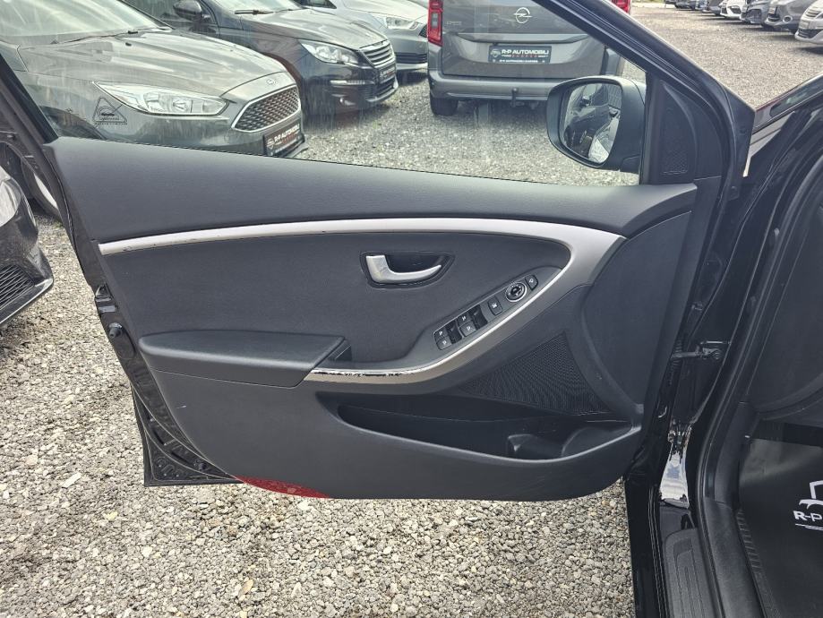*HYUNDAI*I30*1.4*CRDI*PREMIUM*LED*NAVI*ALU*FUL*TOP*STANJE*SERVISNA*ZG*, fotografija 14