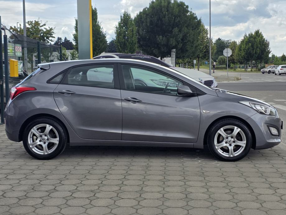 HYUNDAI i30 1.4 CRDi - ***SERVISNA+SERVIS- KLIMATRONIK - ALU FELGE***, fotografija 5