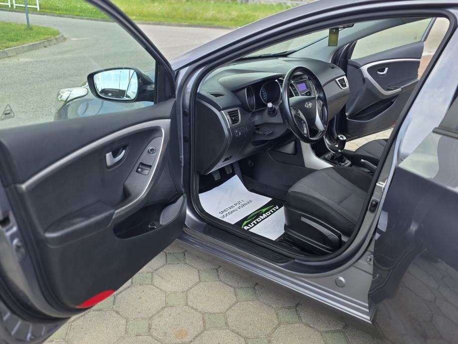 HYUNDAI i30 1.4 CRDi - ***SERVISNA+SERVIS- KLIMATRONIK - ALU FELGE***, fotografija 12