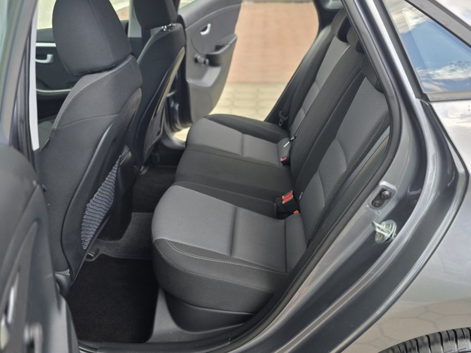 HYUNDAI i30 1.4 CRDi - ***SERVISNA+SERVIS- KLIMATRONIK - ALU FELGE***, fotografija 19