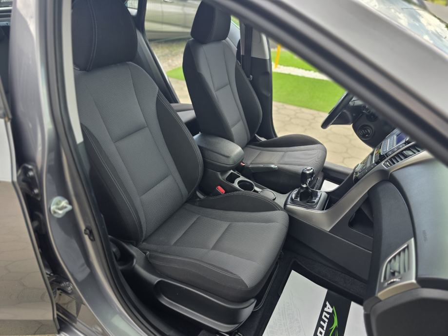 HYUNDAI i30 1.4 CRDi - ***SERVISNA+SERVIS- KLIMATRONIK - ALU FELGE***, fotografija 17