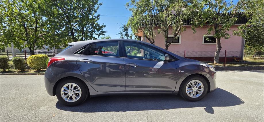 Hyundai i30 1,4 CRDi, fotografija 7