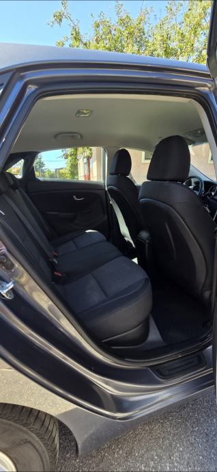 Hyundai i30 1,4 CRDi, fotografija 8