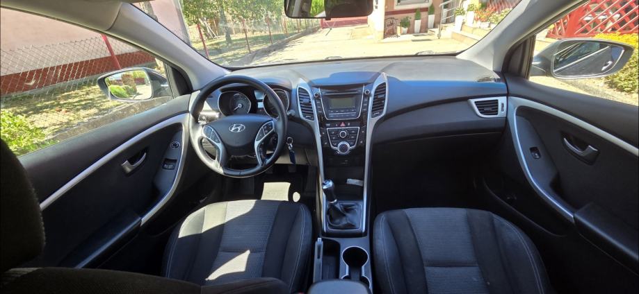 Hyundai i30 1,4 CRDi, fotografija 9