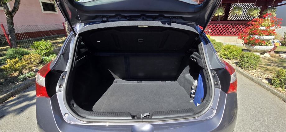 Hyundai i30 1,4 CRDi, fotografija 13