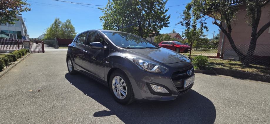 Hyundai i30 1,4 CRDi, fotografija 17