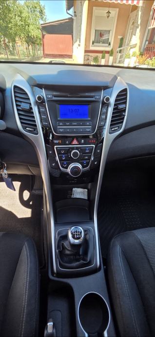 Hyundai i30 1,4 CRDi, fotografija 16